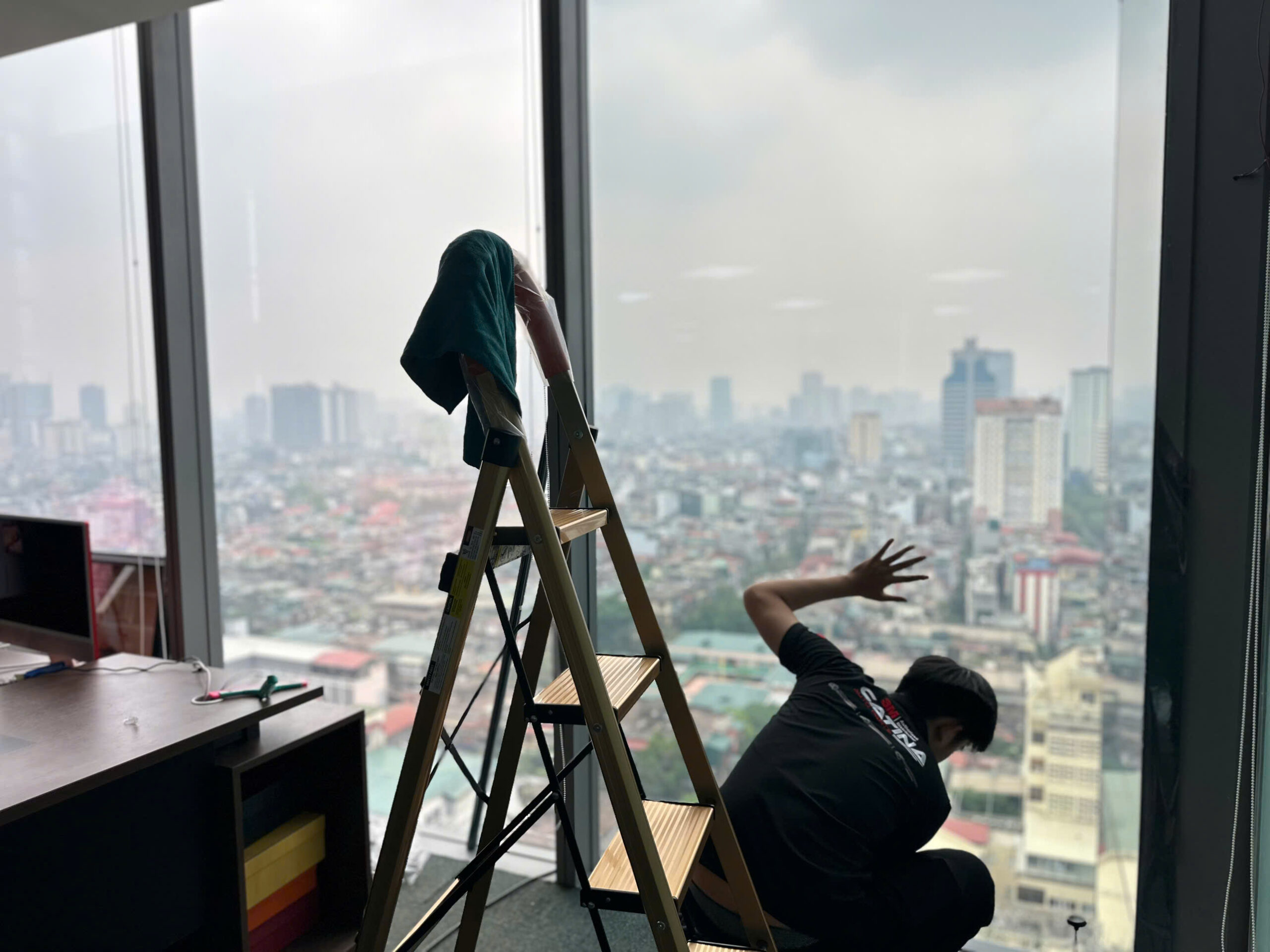dán phim nhà kính tòa nhà VP bank